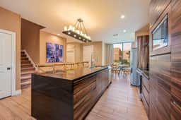 7561 - Stylish Home - Magic Village Views