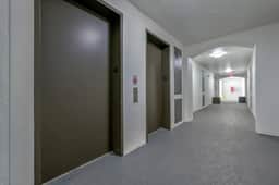 IS2-301 - NEWLY renovated unit