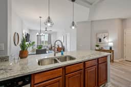 IS2-310 - New Listing - Near All Major Attractions