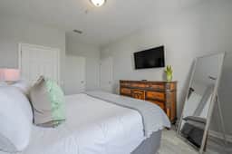IS2-310 - New Listing - Near All Major Attractions