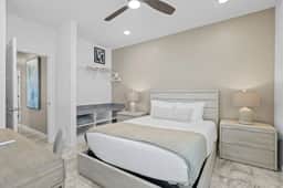 PG6133 - Modern Luxurious Home