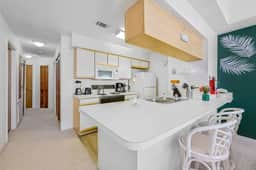 SW40 – 3BR SweetWater Club Condo Near Disney & Universal w/ Pool & Balcony