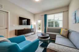 VCR2-104 Brand New Apartment - Convention Center