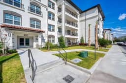 VCR1-107 Deluxe Apartment - Convention Center