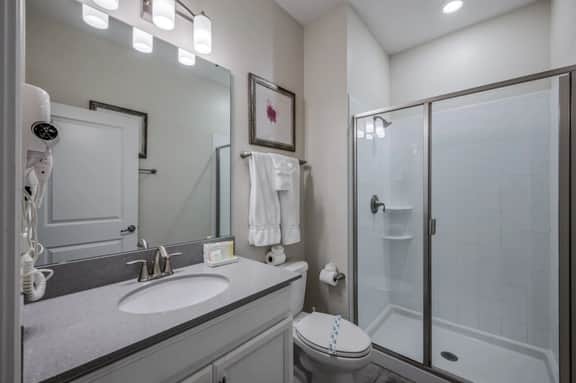 1562 - 4 Bedroom w/ Pool and Resort Access