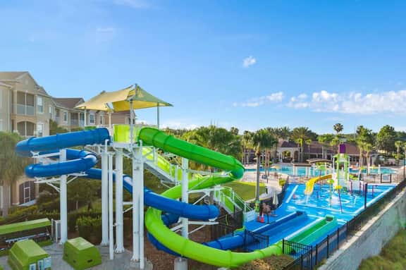 2545 - 5 Bedrooms w/ Pool & Water Park included