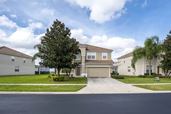 2584 - 6 Bedroom w/ Pool and Water Park Included