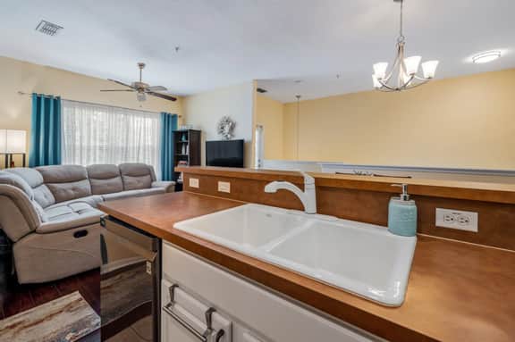 2819 - Kissimmee Vacation Condo | 2BR Oakwater Resort Near Disney