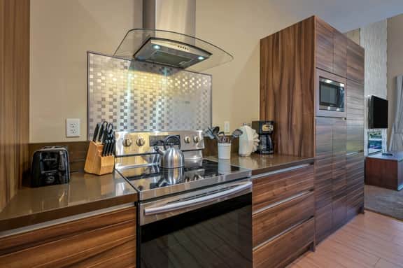 7561 - Stylish Home - Magic Village Views