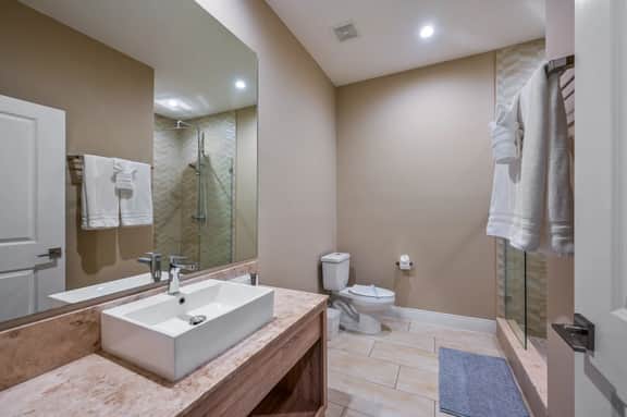 7561 - Stylish Home - Magic Village Views