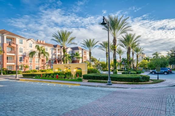 IS1-107 - Orlando Condo Near Disney | 2BR + Mickey-Themed Bedroom
