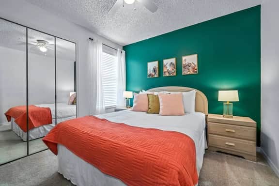 SW40 – 3BR SweetWater Club Condo Near Disney & Universal w/ Pool & Balcony