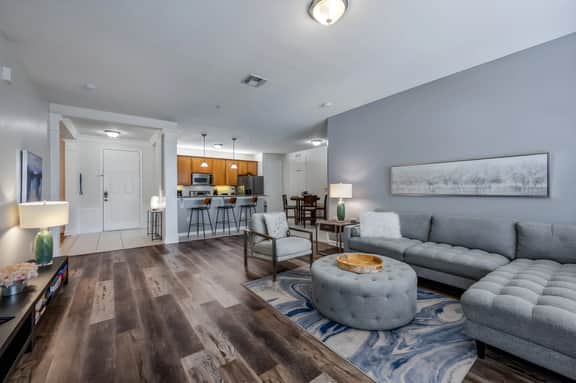 VC12-206 - EPIC 2nd Floor Lakeview