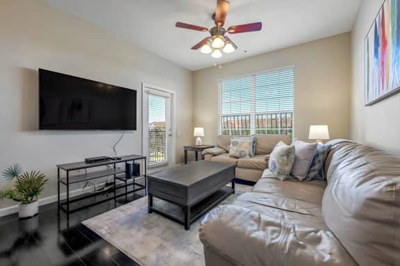 VC8-410 Vista Cay 3BR Condo Across from Pool