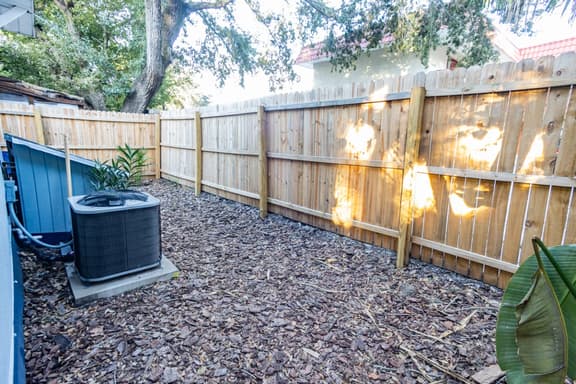 DT505 - Downtown Orlando Monthly Rental | Modern 1BR Bungalow