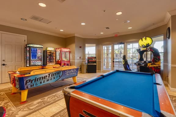 IS1-107 - Orlando Condo Near Disney | 2BR + Mickey-Themed Bedroom